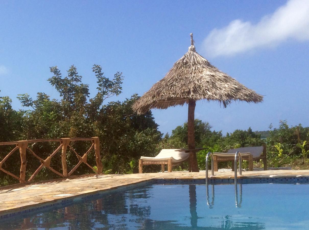 Emerald Bay Resort Kizungu Bagian luar foto